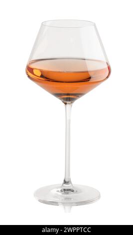 Vin rose en verre isolé sur blanc Banque D'Images