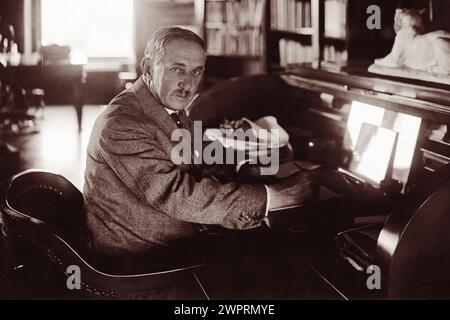 Henry Fairfield Osborn (1857-1935), paléontologue américain, géologue et défenseur de l'eugénisme. Osborn a été président du Musée américain d'Histoire naturelle pendant 25 ans et cofondateur de l'American Eugenics Society. Banque D'Images