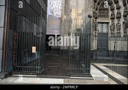 Cologne, Allemagne. 05 mars 2024. Cathédrale de Cologne L'entrée du trésor de la cathédrale crédit : Horst Galuschka/dpa/Alamy Live News Banque D'Images