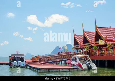 Ko Panyi - village musulman de pêcheurs. La colonie de Koh Panyee construite sur pilotis de la baie de Phang Nga, en Thaïlande Banque D'Images