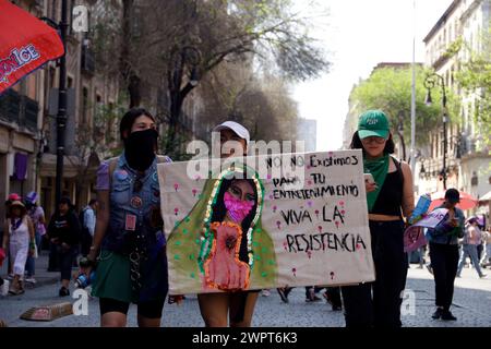 Non exclusif : 8 mars 2024, Mexico, Mexique : les femmes tiennent des pancartes alors qu'elles participent à la manifestation de la Journée internationale de la femme pour protester contre l'Agai Banque D'Images