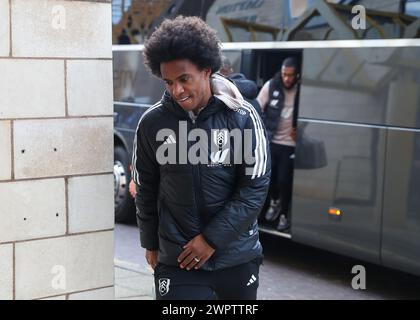 Wolverhampton, Royaume-Uni. 09 mars 2024. Willian de Fulham arrive en tête du match, lors du match de premier League Wolverhampton Wanderers vs Fulham à Molineux, Wolverhampton, Royaume-Uni, le 9 mars 2024 (photo par Gareth Evans/News images) à Wolverhampton, Royaume-Uni le 3/9/2024. (Photo de Gareth Evans/News images/SIPA USA) crédit : SIPA USA/Alamy Live News Banque D'Images