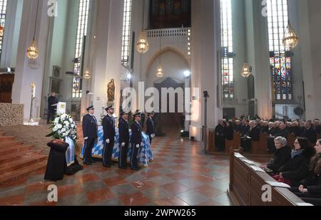 Munich, Allemagne. 09 mars 2024. Markus Söder, premier ministre bavarois (CSU), prend la parole lors d'un acte de deuil pour l'ancien président du Parlement bavarois décédé, Alois Glück, dans la Frauenkirche. Crédit : Karl-Josef Hildenbrand/dpa POOL/dpa/Alamy Live News Banque D'Images