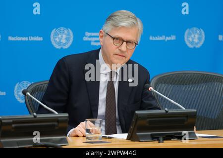 NY, États-Unis. 8 mars 2024. Nations Unies, New York, États-Unis, 08 mars 2024 - Jean-Pierre Lacroix, sous-secrétaire général aux opérations de paix, informe les journalistes au siège de l'ONU à New York. Photo : Luiz Rampelotto/EuropaNewswire.usage éditorial seulement. Non destiné à UN USAGE commercial ! (Crédit image : © Luiz Rampelotto/ZUMA Press Wire) USAGE ÉDITORIAL SEULEMENT! Non destiné à UN USAGE commercial ! Crédit : ZUMA Press, Inc/Alamy Live News Banque D'Images