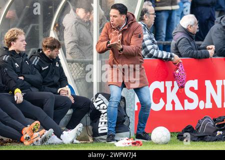 HAARLEM. 09-03-2024. Sportpark Spanjaardslaan. Betnation Divisie Dutch Tweede Divisie Football saison 2023/2024. Katwijk entraîneur / entraîneur Anthony Correia pendant le match Koninklijke HFC - VV Katwijk. Crédit : Pro Shots/Alamy Live News Banque D'Images