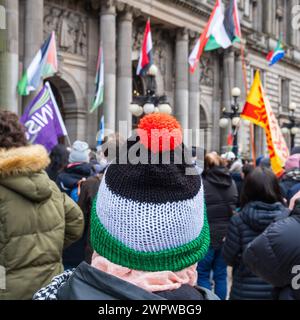 Glasgow, Royaume-Uni. 09 mars 2024. Plusieurs centaines de manifestants ont défilé dans le centre-ville de Glasgow, en partant de George Square. Plusieurs orateurs ont tous exprimé leur soutien à Gaza et prononcé des discours anti-israéliens. Crédit : Findlay/Alamy Live News Banque D'Images