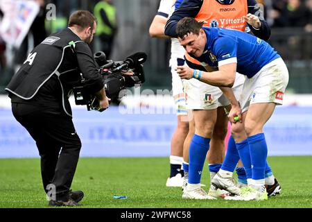 Rome, Italie. 09 mars 2024. Paolo Garbisi, Italien, célèbre la fin du match de rugby des six Nations entre l'Italie et l'Écosse au Stadio Olimpico à Rome le 9 mars 2024. Crédit : Insidefoto di andrea staccioli/Alamy Live News Banque D'Images