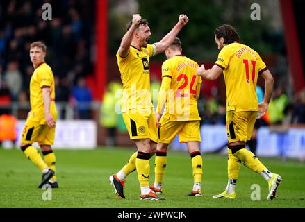 Jack Robinson de Sheffield United célèbre avoir marqué le deuxième but de son équipe lors du match de premier League au Vitality Stadium de Bournemouth. Date de la photo : samedi 9 mars 2024. Banque D'Images