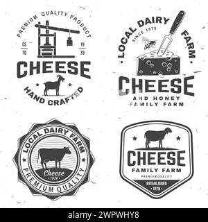 Motif écusson de la ferme familiale du fromage. Modèle pour logo, design de marque avec fromage en bloc, lacaune de mouton sur l'herbe, vache, fourchette, couteau, presse à fromage Illustration de Vecteur