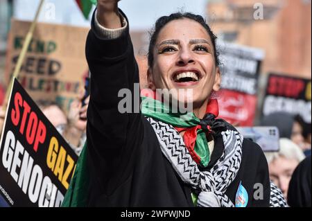 Londres, Angleterre, Royaume-Uni. 9 mars 2024. Des milliers de personnes se rassemblent à Londres pour une manifestation pro-palestinienne organisée par la Palestine Solidarity Campaign et divers groupes de soutien. Partant de Hyde Park Corner, la marche se termine à l’ambassade américaine, exigeant un cessez-le-feu et la fin de la crise humanitaire qui s’aggrave à Gaza. (Crédit image : © Thomas Krych/ZUMA Press Wire) USAGE ÉDITORIAL SEULEMENT! Non destiné à UN USAGE commercial ! Banque D'Images