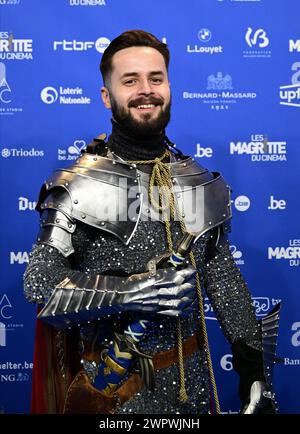 Bruxelles, Belgique. 09 mars 2024. Hippolyte Leibovici est habillé en chevalier lors de la 13ème édition de la cérémonie de remise des prix du film 'Magritte du Cinéma', samedi 09 mars 2024, à Bruxelles. Les prix sont récompensés aux films des producteurs belges francophones. BELGA PHOTO LAURIE DIEFFEMBACQ crédit : Belga News Agency/Alamy Live News Banque D'Images