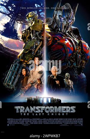 Transformers : The Last Knight (2014) réalisé par Michael Bay et mettant en vedette Mark Wahlberg, Anthony Hopkins et Josh Duhamel. Une menace mortelle de l'histoire de la Terre réapparaît et une chasse à un artefact perdu a lieu entre Autobots et Decepticons, tandis qu'Optimus Prime rencontre son créateur dans l'espace US One sheet poster ***USAGE ÉDITORIAL SEULEMENT***. Crédit : BFA / Paramount Pictures Banque D'Images