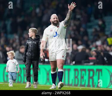 Twickenham, Royaume-Uni. 09 mars 2024. Joe Marler de l'Angleterre salue les fans après le match Guinness 6 Nations 2024 Angleterre vs Irlande au Twickenham Stadium, Twickenham, Royaume-Uni, le 9 mars 2024 (photo par Steve Flynn/News images) à Twickenham, Royaume-Uni le 9/03/2024. (Photo par Steve Flynn/News images/SIPA USA) crédit : SIPA USA/Alamy Live News Banque D'Images