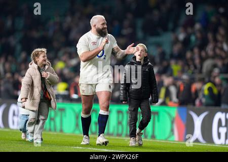 Twickenham, Royaume-Uni. 09 mars 2024. Joe Marler de l'Angleterre salue les fans après le match Guinness 6 Nations 2024 Angleterre vs Irlande au Twickenham Stadium, Twickenham, Royaume-Uni, le 9 mars 2024 (photo par Steve Flynn/News images) à Twickenham, Royaume-Uni le 9/03/2024. (Photo par Steve Flynn/News images/SIPA USA) crédit : SIPA USA/Alamy Live News Banque D'Images