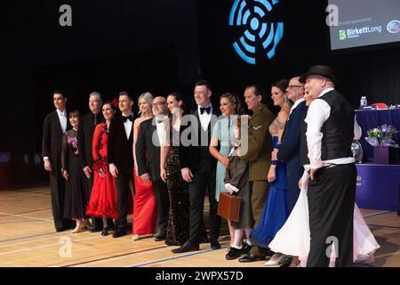 Brentwood Essex 9 mars 2024 Evénement de collecte de fonds d'ambulance Strictly Air au Centre Brentwood, Brentwood Essex. L'émission met en vedette Lisa Snowdon et des danseurs professionnels de la BBC Strictly Come Dancing. Crédit : Ian Davidson/Alamy Live News Banque D'Images