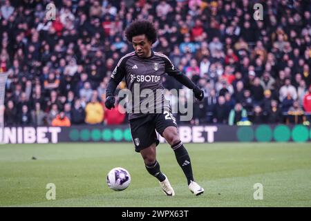 Wolverhampton, Royaume-Uni. 09 mars 2024. Wolverhampton, Angleterre, 9 mars 2024 : Willian (20 Fulham) sur le ballon lors du match de premier League entre Wolverhampton Wanderers et Fulham au stade Molineux de Wolverhampton, Angleterre (Natalie Mincher/SPP) crédit : SPP Sport Press photo. /Alamy Live News Banque D'Images