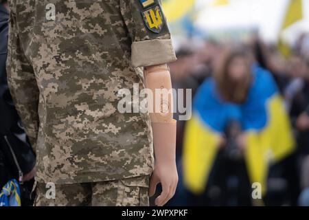 Arrêtez la guerre. Soldat vétéran ukrainien. Guerre en Ukraine. Soldat militaire. Soutenez les soldats ukrainiens. Russie Ukraine guerre, protestation militaire. Ukrainien Banque D'Images