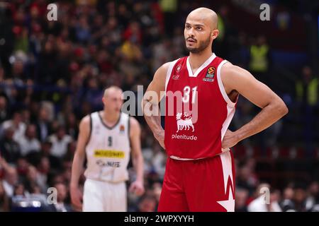 Milan, Italie. 8 mars 2024. Italie, Milan, le 8 mars 2024 : Shavon Shields (Armani) dans l'arrière-cour au 3ème quart-temps pendant le match de basket EA7 Emporio Armani Milan vs Partizan Belgrade, EuroLeague 2023-24 round 28 (crédit image : © Fabrizio Andrea Bertani/Pacific Press via ZUMA Press Wire) USAGE ÉDITORIAL SEULEMENT! Non destiné à UN USAGE commercial ! Banque D'Images