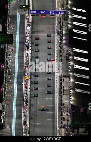 Djeddah, Arabie Saoudite. 9 mars 2024. Les pilotes attendent le départ lors du Grand Prix saoudien de formule 1 sur le circuit de la Corniche de Djeddah, en Arabie saoudite, le 9 mars 2024. Crédit : Qian Jun/Xinhua/Alamy Live News Banque D'Images