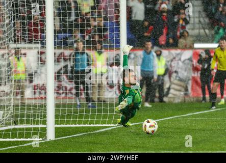 Harrison, NJ, États-Unis. 09 mars 2024. Le gardien de but du FC Dallas Maarten Paes (30) tente de faire l'économie lors du match en MLS entre le FC Dallas et les Red Bulls de New York au Red Bull Arena de Harrison, NJ Mike Langish/CSM/Alamy Live News Banque D'Images