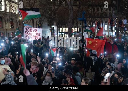 Manhattan, États-Unis. 08 mars 2024. Groupe abattu lors du rassemblement Global Strike for Gaza et de la marche de la Journée internationale de la femme à New York le 9 mars 2024. Crédit : SOPA images Limited/Alamy Live News Banque D'Images