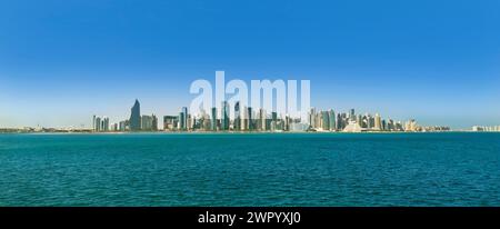 Qatar, Doha, vue sur les toits de la ville moderne, depuis le musée islamique de compris Banque D'Images