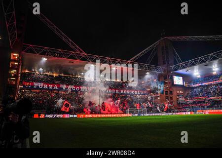 Chorégraphie des supporters du CFC de Gênes lors du championnat italien Serie A match de football entre le CFC de Gênes et l'AC Monza le 9 mars 2024 au stade Luigi Ferraris de Gênes, Italie - crédit : Luca Rossini/E-Mage/Alamy Live News Banque D'Images