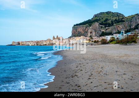 Ville de Cefalu sur l'île italienne de Sicile Banque D'Images