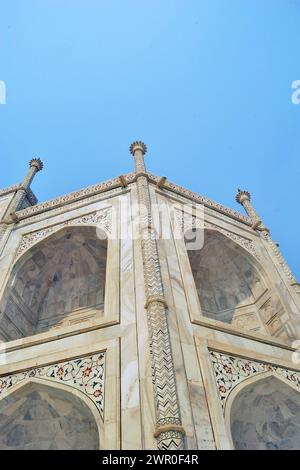 Vue partielle du Taj Mahal, site du patrimoine mondial de l'UNESCO, Agra, Uttar Pradesh, Inde Banque D'Images