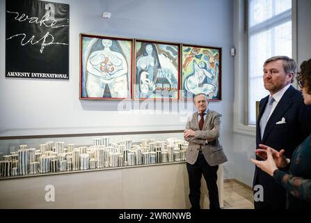 AMSTERDAM - le roi Willem-Alexander reçoit une visite lors de la réunion d'ouverture du Musée national de l'Holocauste. Le musée traite de l'histoire de la persécution des Juifs aux pays-Bas. ANP RAMON VAN FLYMEN pays-bas OUT - belgique OUT Banque D'Images