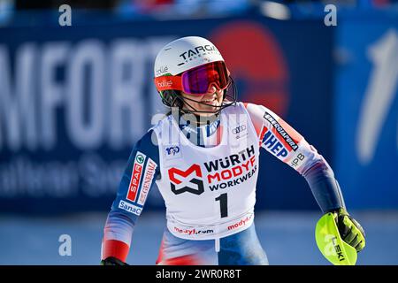 Åre, SVERIGE 20240310La croate Zrinka Ljutic en action lors de la deuxième manche de la course féminine de slalom à la Coupe du monde de ski alpin FIS à Are, Swe Banque D'Images