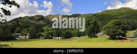 Vue estivale sur le village d'Elterwater, Langdale, Lake District National Park, Cumbria, Angleterre, Royaume-Uni Banque D'Images