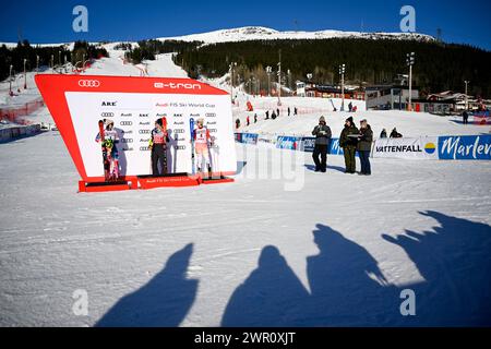 Åre, SVERIGE 20240310Suédois Zrinka Ljutic, vainqueur américain Mikaela Shiffrin (au centre) et troisième Suisse Michelle Gisin après la deuxième RU Banque D'Images