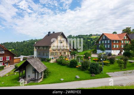 Bildstein : maisons de type Rheintalhaus (Maison de la vallée du Rhin) à Bodensee (Lac de Constance), Vorarlberg, Autriche Banque D'Images