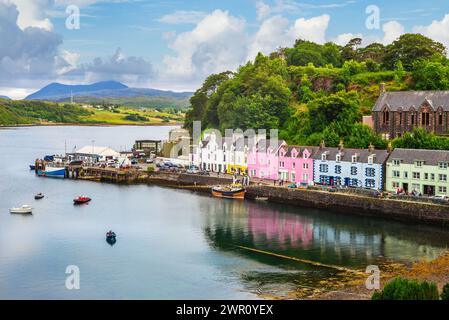 Paysage du port de Portree en écosse, Royaume-uni Banque D'Images