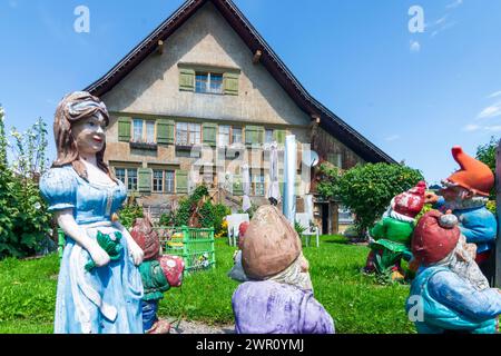 Bildstein : Maison de type Rheintalhaus (Maison de la vallée du Rhin), jardin nain à Bodensee (Lac de Constance), Vorarlberg, Autriche Banque D'Images