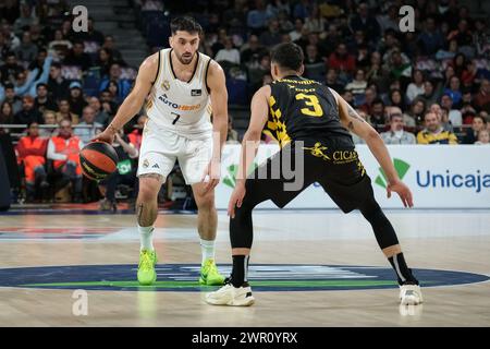 Madrid, Espagne. 10 mars 2024. Facundo Campazzo du Real Madrid en action lors du match de Liga ACB entre le Real Madrid et Lenovo Tenerife au Wizink Center le 10 mars 2024 à Madrid, Espagne. (Photo par Oscar Gonzalez/Sipa USA) crédit : Sipa USA/Alamy Live News Banque D'Images