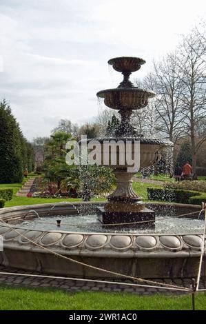 Fontaine et jardins, Regent's Park, ville de Westminster, Londres, Royaume-Uni Banque D'Images