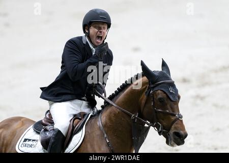 DEN BOSCH - Willem Greve (NED) sur l'autoroute TN NOP remporte le Rolex Grand Prix, Jumping International avec saut-off, au Masters néerlandais dans le Brabanthallen. PONCEUSE ANP KONING Banque D'Images