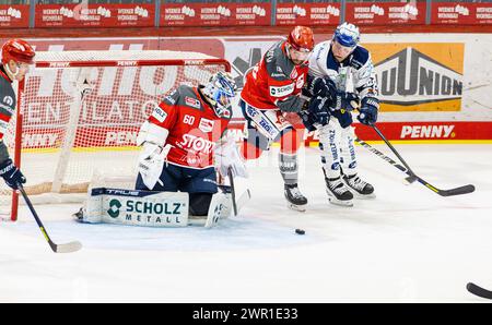 Schwenninger Wild Wings - Iserlohn rosters, Helios Arena, Penny DEL, 32. Spieltag Hauptrunde : #88 Hunter Shinkaruk (Iserlohn) versucht während dem Zwe Banque D'Images