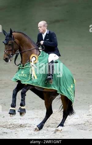 DEN BOSCH - Willem Greve (NED) sur l'autoroute TN NOP remporte le Rolex Grand Prix, Jumping International avec saut-off, au Masters néerlandais dans le Brabanthallen. PONCEUSE ANP KONING Banque D'Images