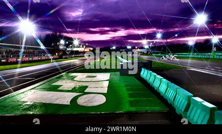 Circuit international de kart PF, le Lincolnshire circuit est le premier circuit du Royaume-Uni accueillant des événements de karting nationaux et internationaux et accueille les championnats du monde FIA Karting 2024. Banque D'Images