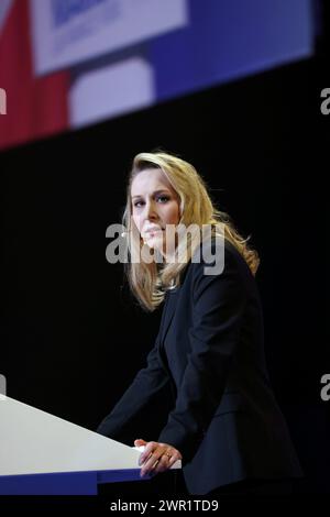 Paris, France. 10 mars 2024. © PHOTOPQR/LE PARISIEN/Jean-Baptiste Quentin ; Paris ; ; ; Palais des Sports lancement de la campagne des élections européennes du Parti d'EricZemmour Reconquête. Marion Maréchal le PEN sera la tête de liste Paris, France, 10 mars 2024 lancement de la campagne électorale européenne du Parti de la reconquête d'EricZemmour. *** Légende locale *** Réunion reconquête crédit : MAXPPP/Alamy Live News Banque D'Images