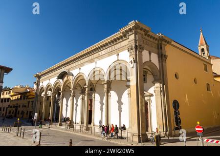 Florence, Italie - 5 avril 2022 : Ospedale degli Innocenti, Hôpital des innocents est un bâtiment historique, qui accueille actuellement l'UNICEF Innocenti Re Banque D'Images