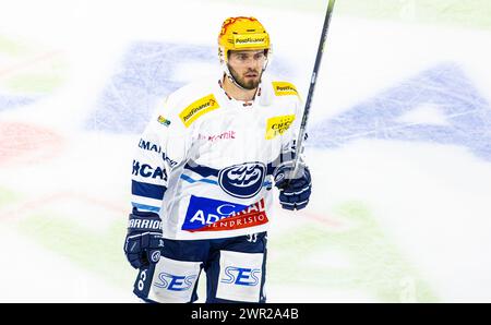 #43 Michael Spacek, Stürmer und Topskorer HC Ambri-Piotta. (Kloten, Schweiz, 16.09.2023) Banque D'Images