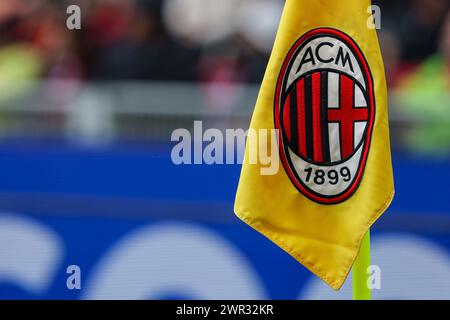 Milan, Italie. 10 mars 2024. Drapeau de l'AC Milan vu lors du match de football de Serie A 2023/24 entre l'AC Milan et l'Empoli FC au stade San Siro, Milan, Italie, le 10 mars 2024 crédit : Agence photo indépendante/Alamy Live News Banque D'Images