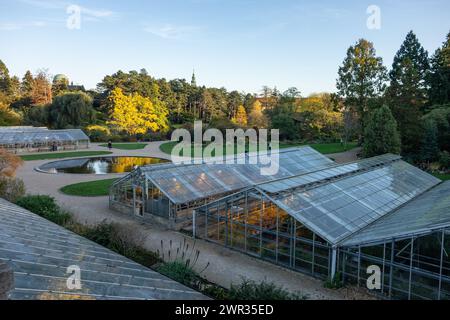 COPENHAGUE, DANEMARK - 28 OCTOBRE 2014 : jardin botanique de Copenhague avec serres au coucher du soleil Banque D'Images