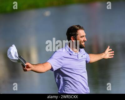 Orlando, Floride, États-Unis. 10 mars 2024. Scottie Scheffler réagit après avoir remporté le Arnold Palmer Invitational présenté par Mastercard qui s'est tenu à Arnold Palmer's Bay Hill Club & Lodge à Orlando, FL. Romeo T Guzman/CSM/Alamy Live News Banque D'Images