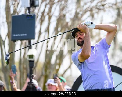 Orlando, Floride, États-Unis. 10 mars 2024. Scottie Scheffler sur le 10e tee lors de la finale de l'Arnold Palmer Invitational présentée par Mastercard qui s'est tenue au Bay Hill Club & Lodge d'Arnold Palmer à Orlando, FL. Romeo T Guzman/CSM/Alamy Live News Banque D'Images