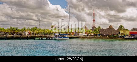 COZUMEL, MEXIQUE - 25 janvier 2024 : Cozumel est une île de la mer des Caraïbes au large de la côte est de la péninsule de Yucat n au Mexique, en face de Playa del Banque D'Images